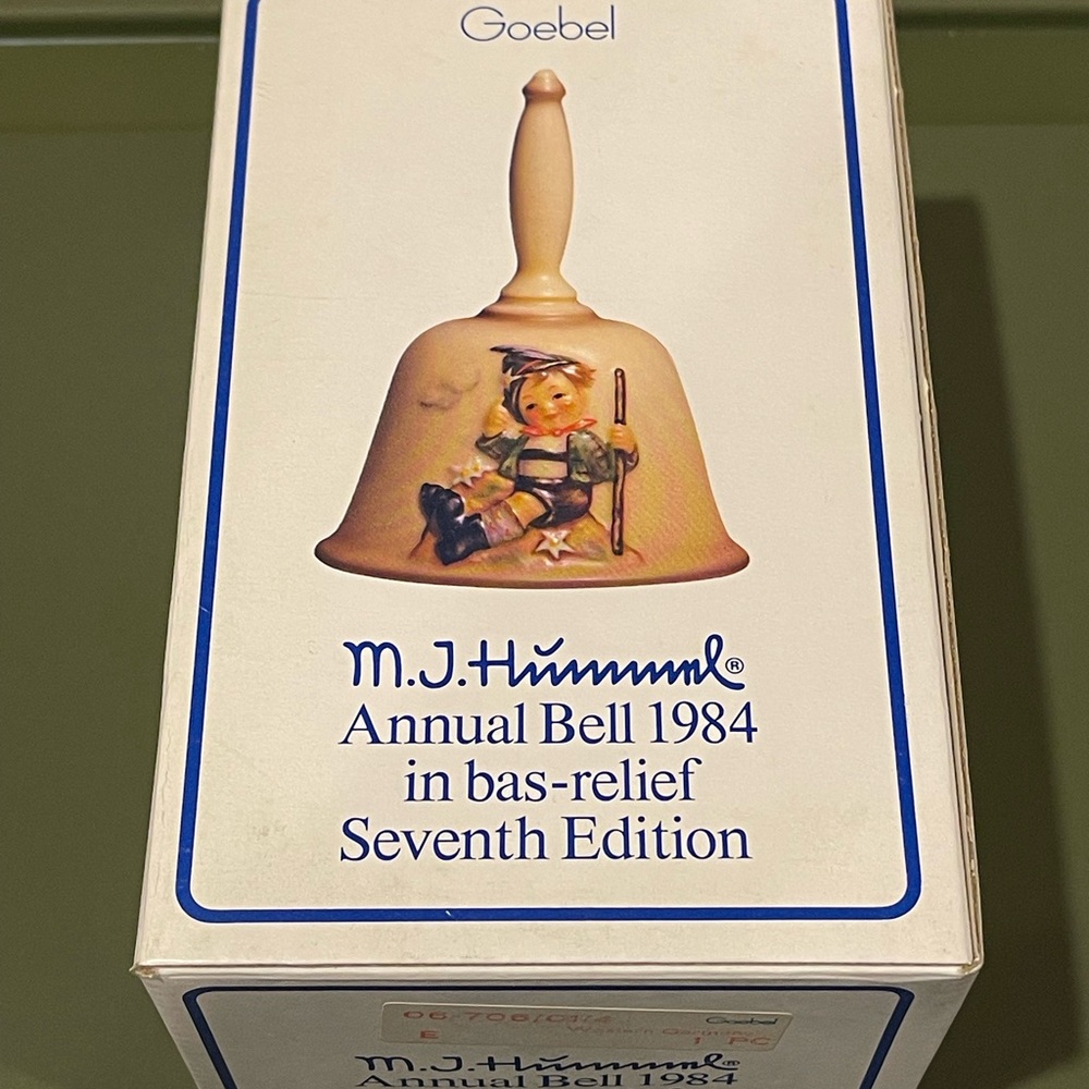 Goebel M.J. Hummel Annual Bell 1984